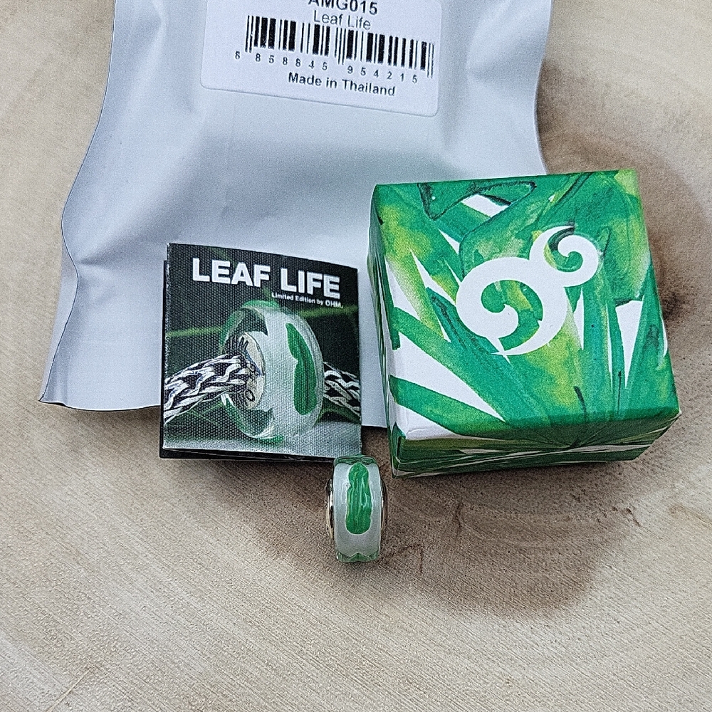 Ohm Beads Leaf Life Glass Bead
